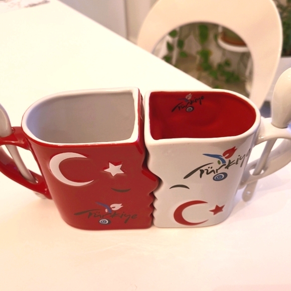 New Set of 2 ceramic cup with teaspoons - Picture 2 of 7